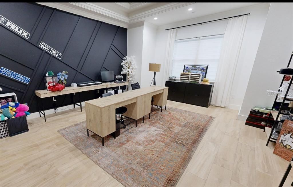 Home Office, Interior, Recessed Lighting, Wood Texture Flooring