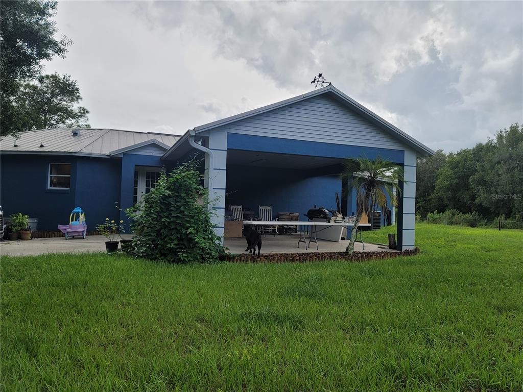 Backyard, Exterior