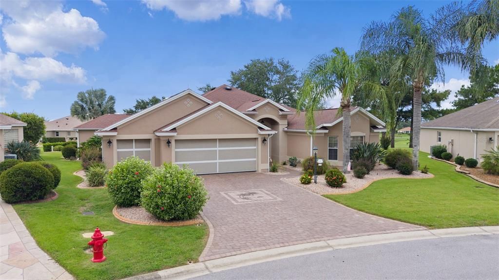 Attached, Exterior, Facade, Ranch