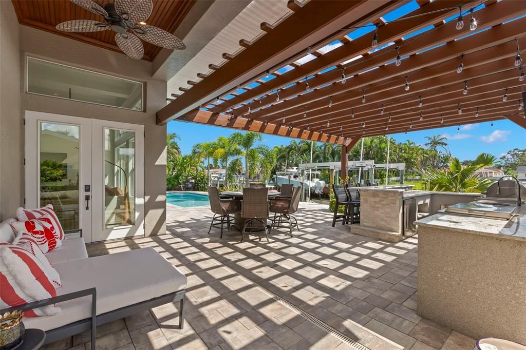 Exterior, Outdoor Kitchen, Pool