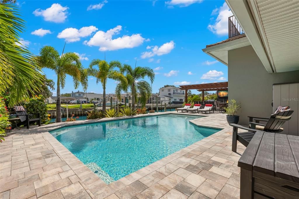 Exterior, Pool