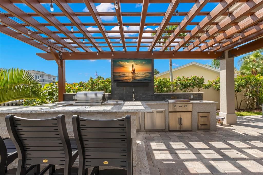 Exterior, Outdoor Kitchen