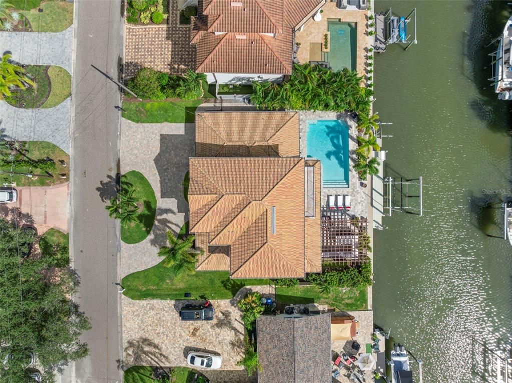 Exterior, Drone