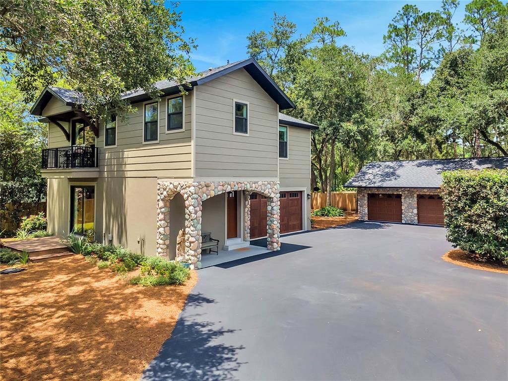 Attached, Exterior, Facade, Raised Ranch