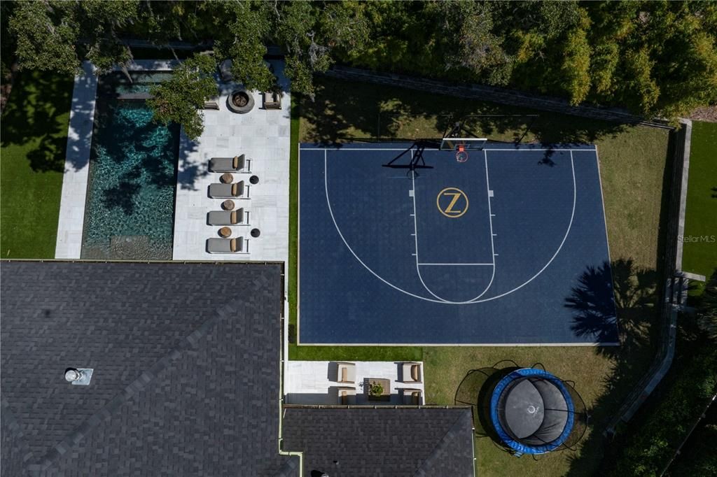 Exterior, Drone