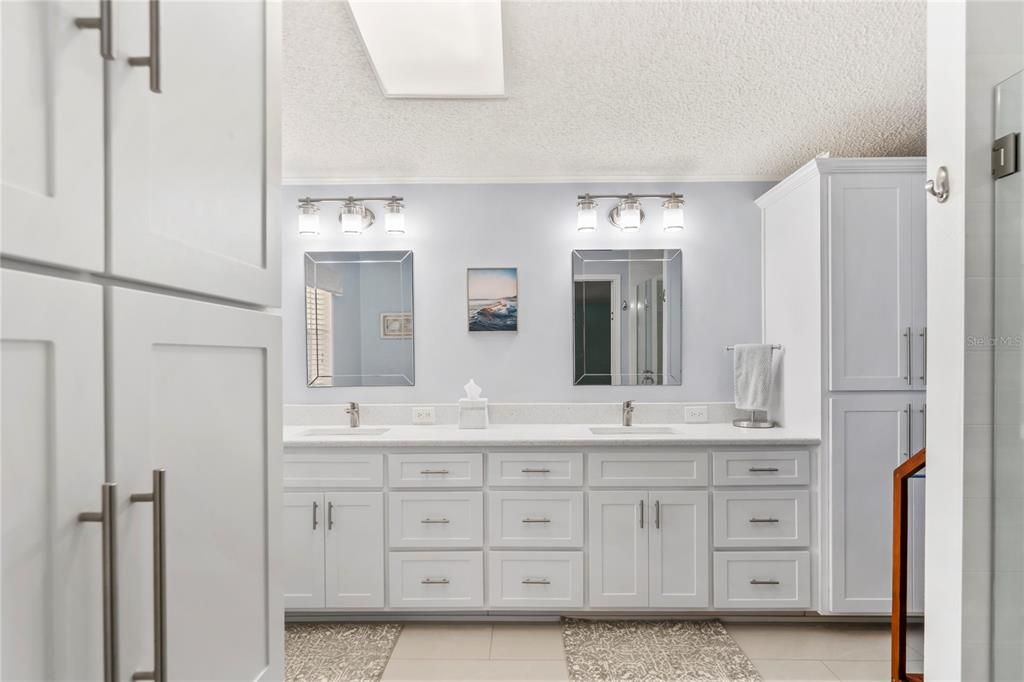 Bathroom, Dual Sink Vanities, Interior