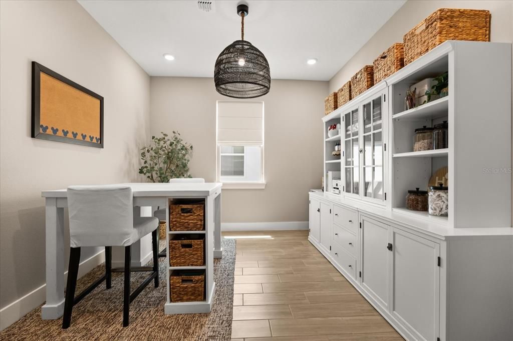 Interior, Pendant Lights, Recessed Lighting, Wood Texture Flooring