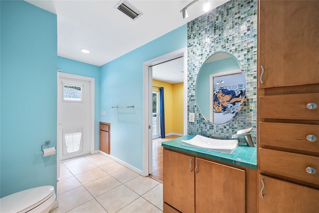 Bathroom, Interior, Recessed Lighting, Tile Countertops