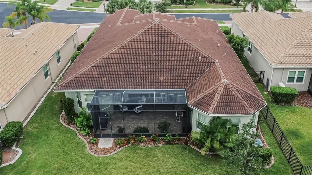 Exterior, Drone