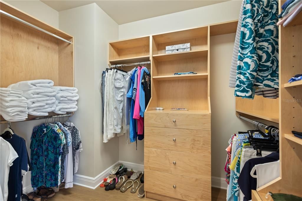 Interior, Walk-in Closets, Wood Texture Flooring