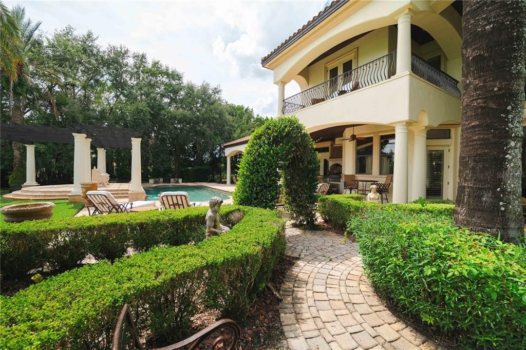 Exterior, Pool