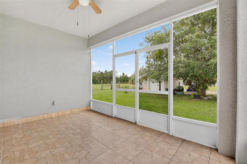 Empty room, Interior, Sun Room
