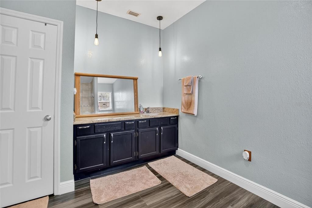 Interior, Pendant Lights, Wood Texture Flooring