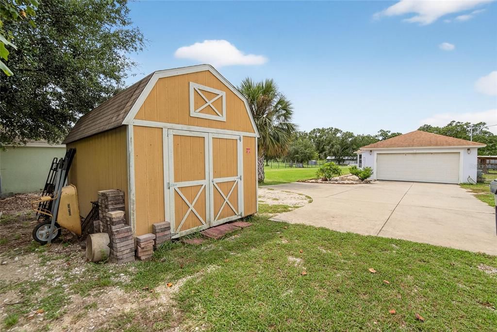 Detached Garage, Exterior