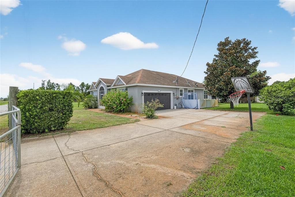 Backyard, Exterior