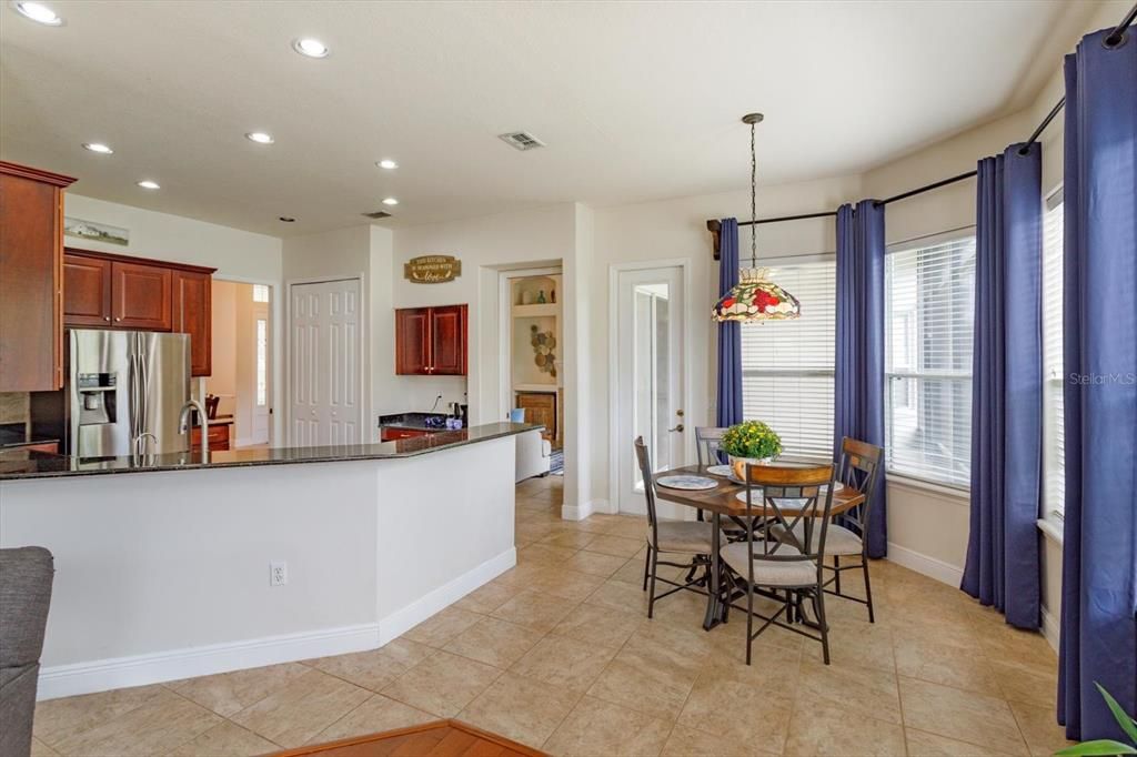 Dining room, Interior, Kitchen, Pendant Lights, Recessed Lighting, Stainless Steel Appliances