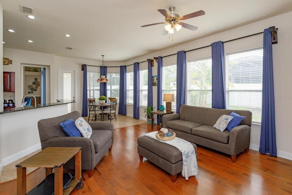 Dining room, Interior, Living room, Pendant Lights, Recessed Lighting, Wood Texture Flooring