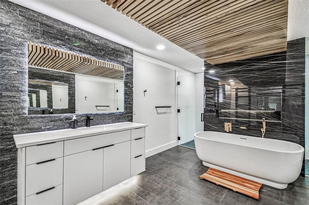 Bathroom, Dual Sink Vanities, Free Standing Baths, Interior, Recessed Lighting