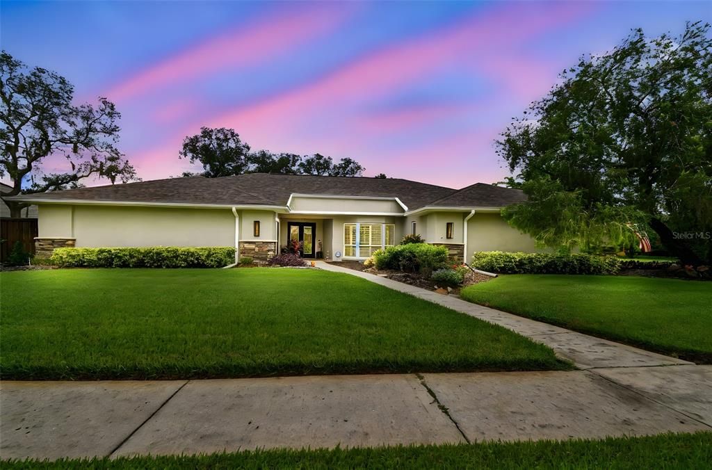 Backyard, Exterior, Facade, Ranch