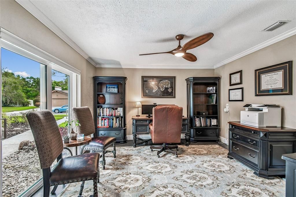Home Office, Interior