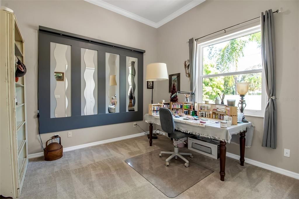 Home Office, Interior