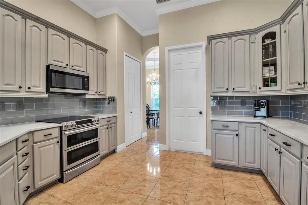 Chandelier, Interior, Kitchen
