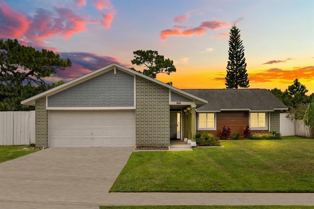 Attached, Exterior, Facade, Brick Facade, Ranch