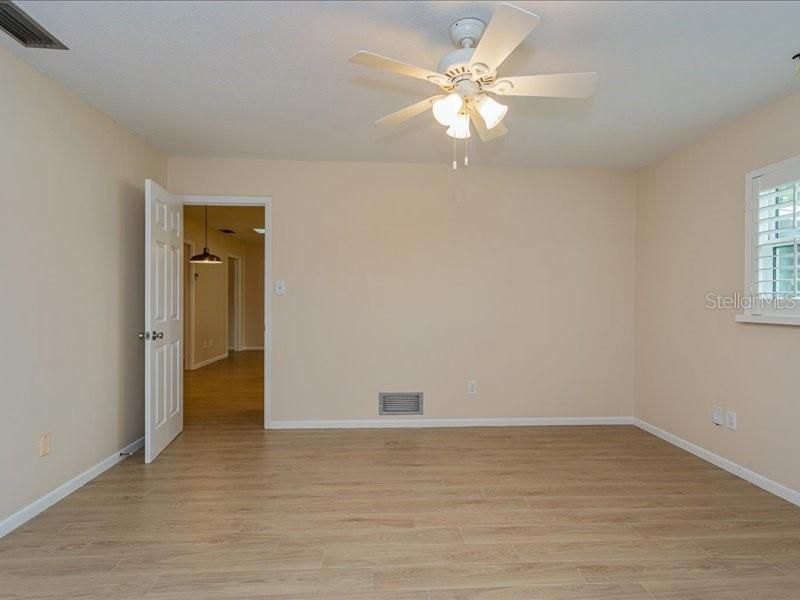 Empty room, Interior, Pendant Lights, Wood Texture Flooring