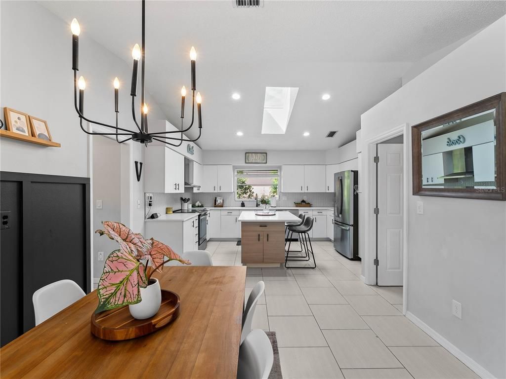 Chandelier, Dining room, Interior, Kitchen, Recessed Lighting
