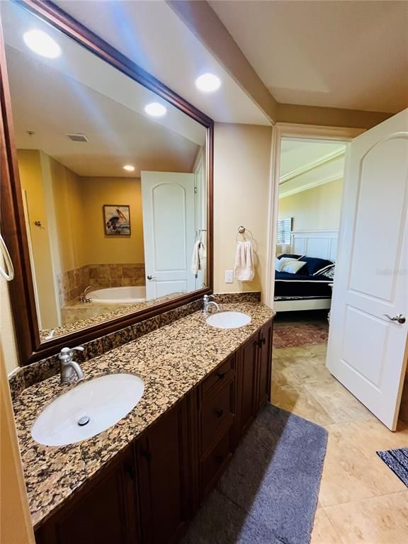 Bathroom, Dual Sink Vanities, Interior, Recessed Lighting