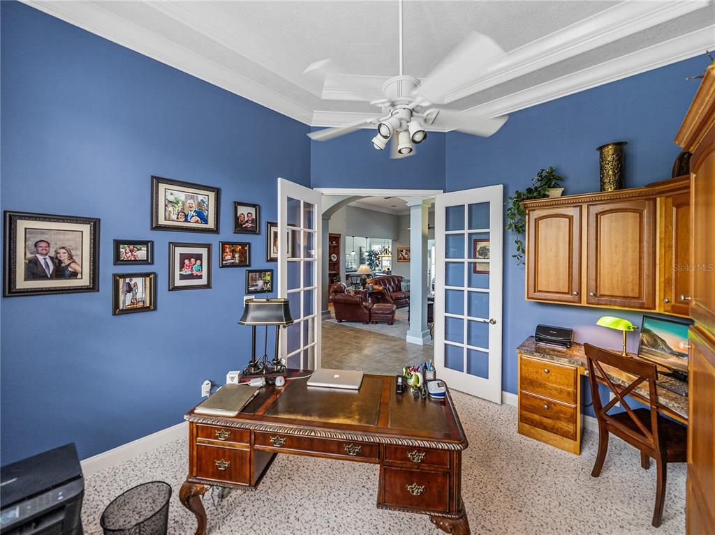 Home Office, Interior