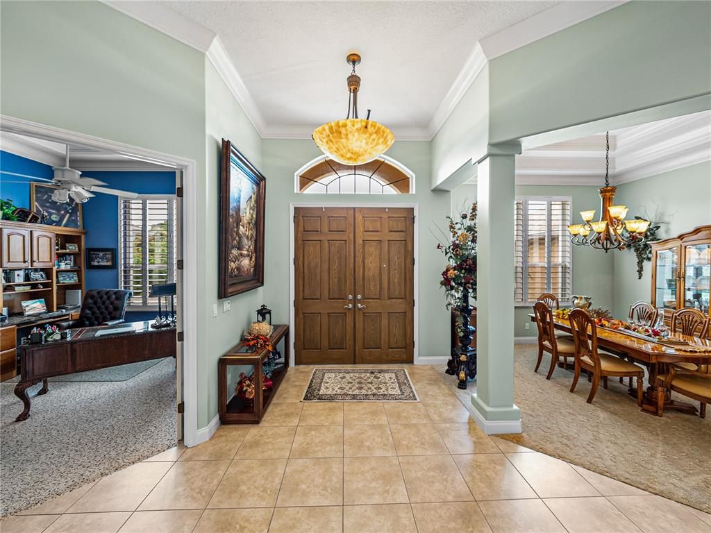 Chandelier, Dining room, Interior, Pendant Lights