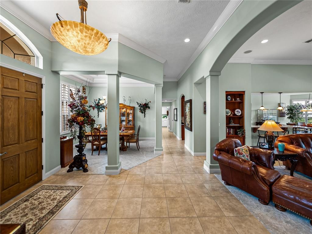 Dining room, Interior, Pendant Lights, Recessed Lighting