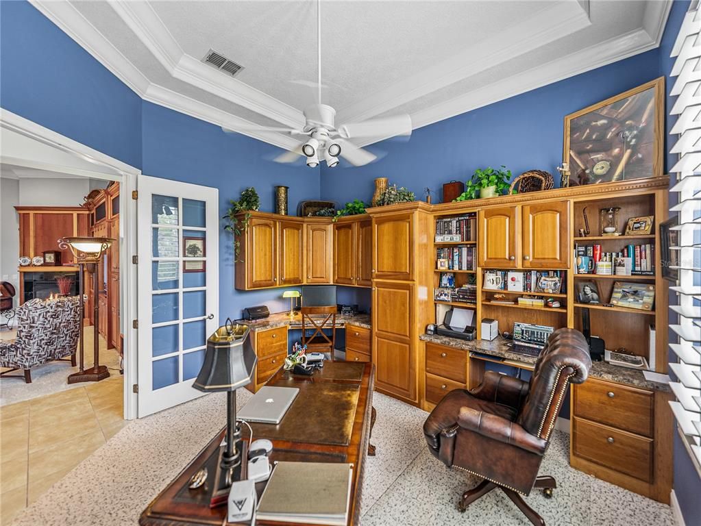Home Office, Interior