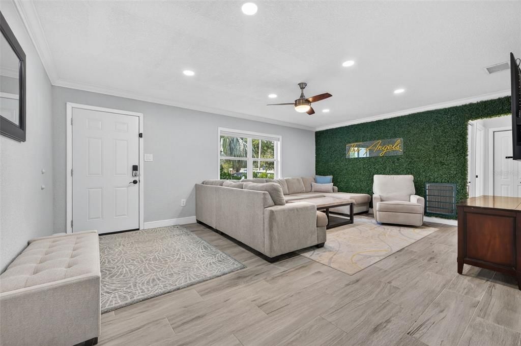 Interior, Living room, Recessed Lighting, Wood Texture Flooring