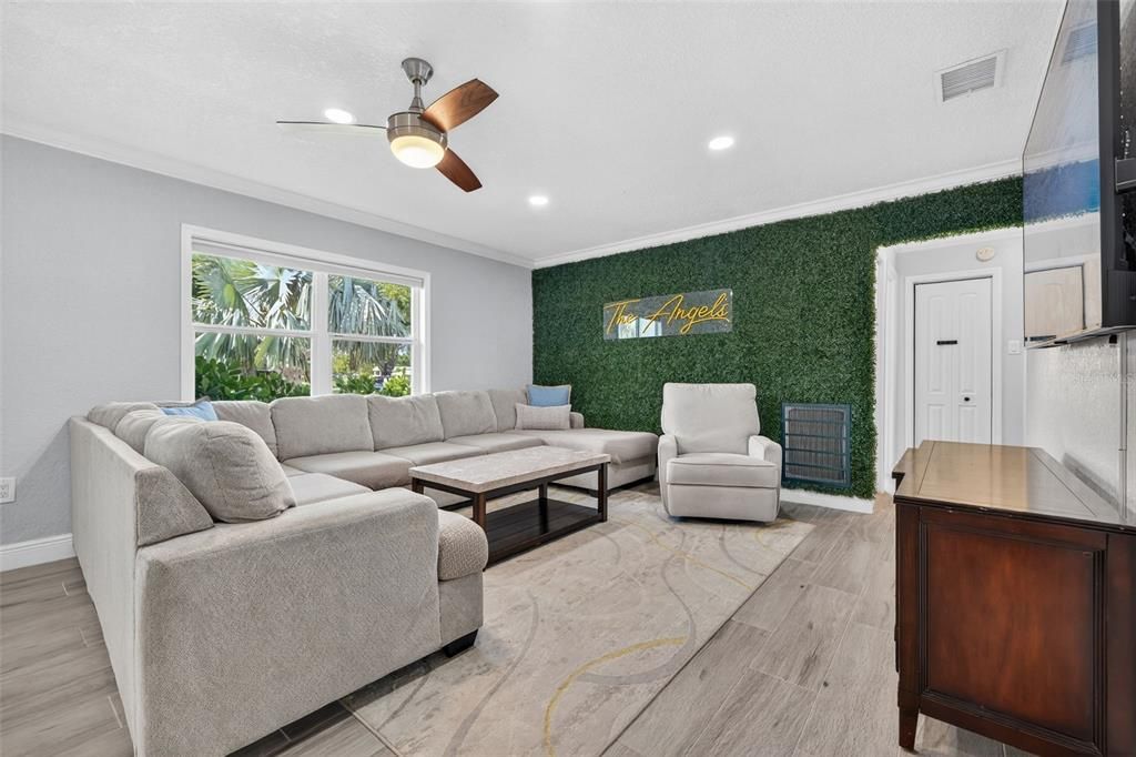 Interior, Living room, Recessed Lighting, Wood Texture Flooring