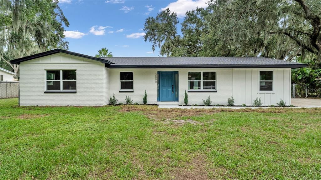 Backyard, Exterior, Facade, Ranch