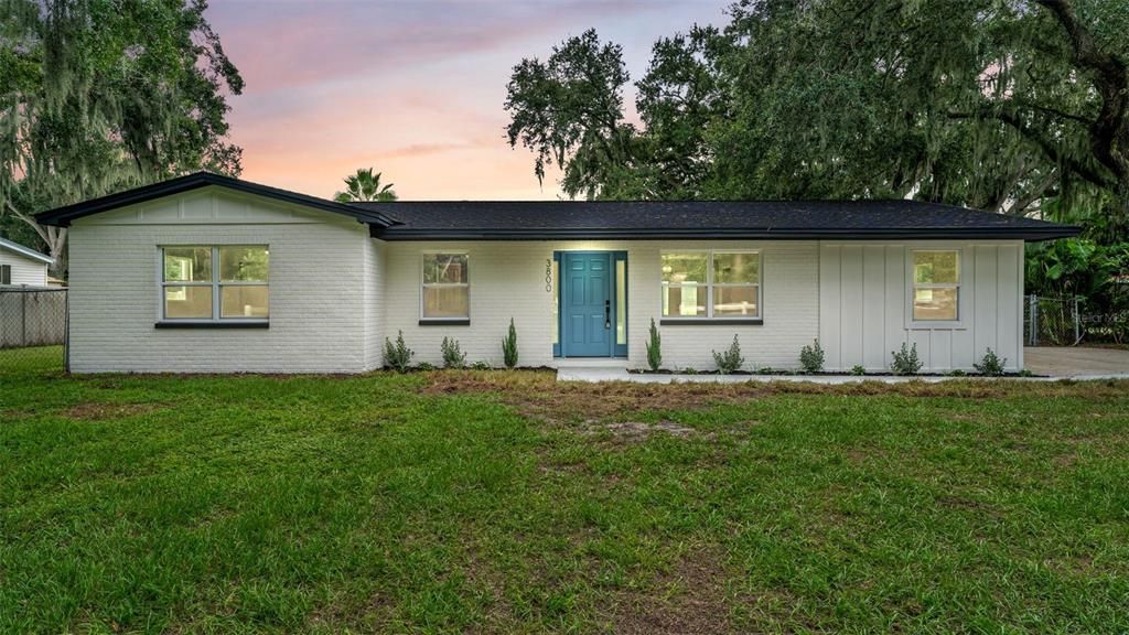Backyard, Exterior, Facade, Ranch