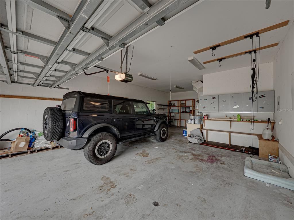 Garage, Interior