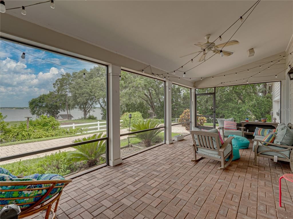 Interior, Living room, Sun Room, Water