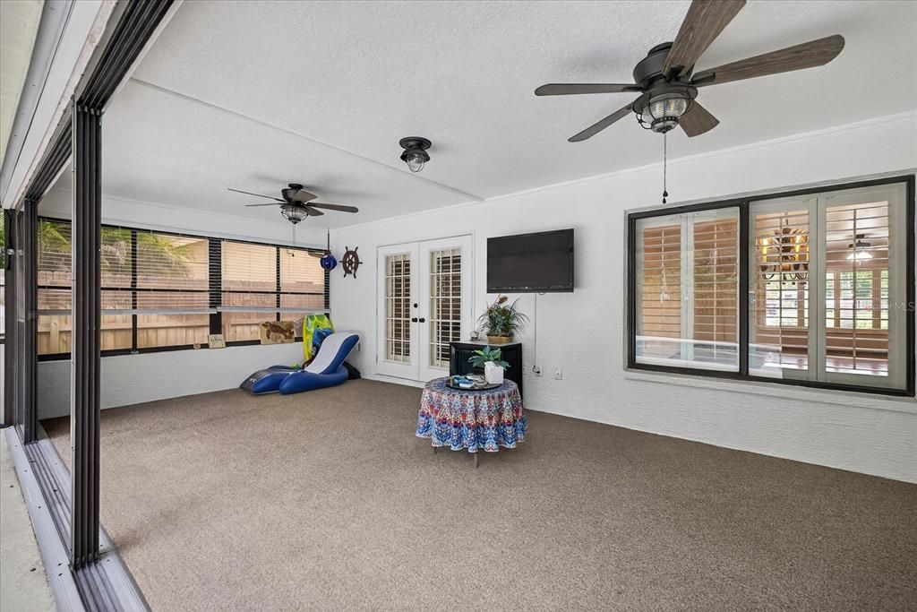 Empty room, Interior, Sun Room