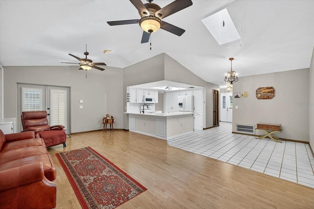 Chandelier, Interior, Kitchen, Wood Texture Flooring