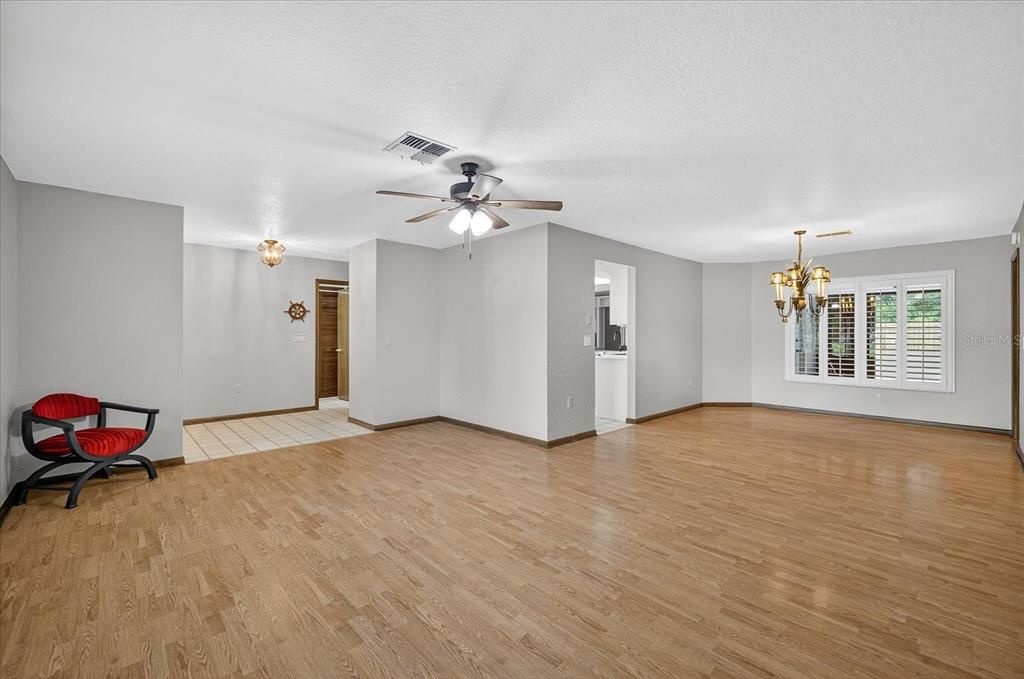 Chandelier, Empty room, Interior, Wood Texture Flooring