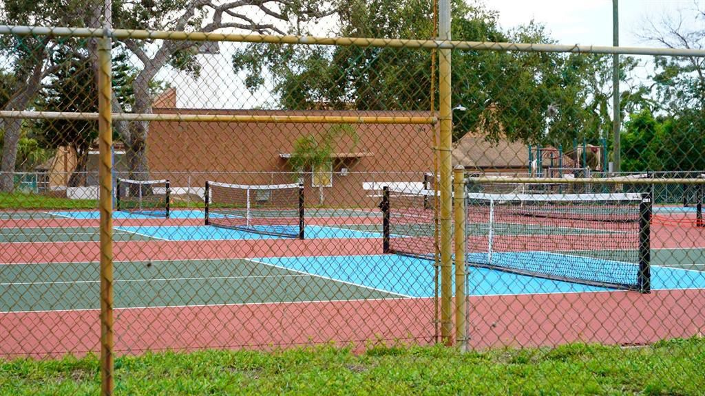 Exterior, Tennis Courts