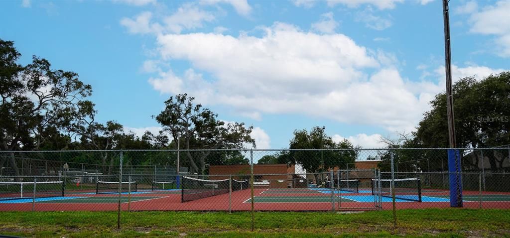 Exterior, Tennis Courts