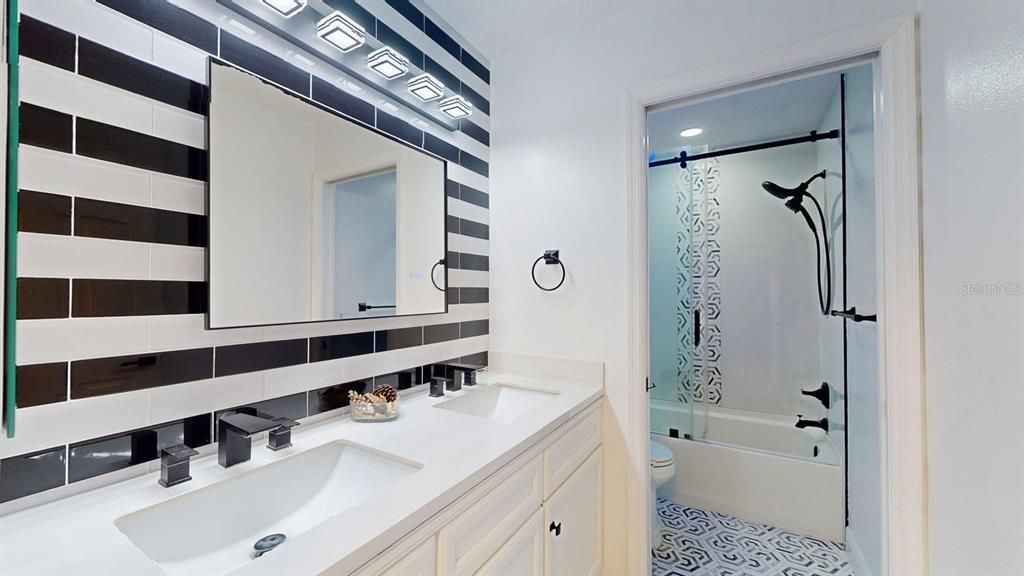 Bathroom, Dual Sink Vanities, Interior, Recessed Lighting