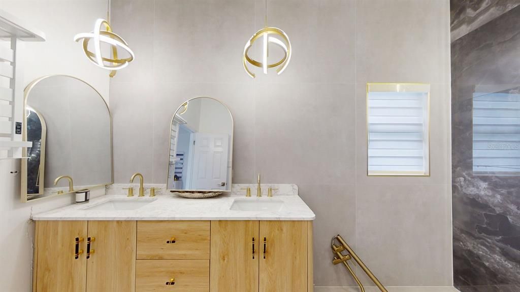 Bathroom, Dual Sink Vanities, Interior, Pendant Lights