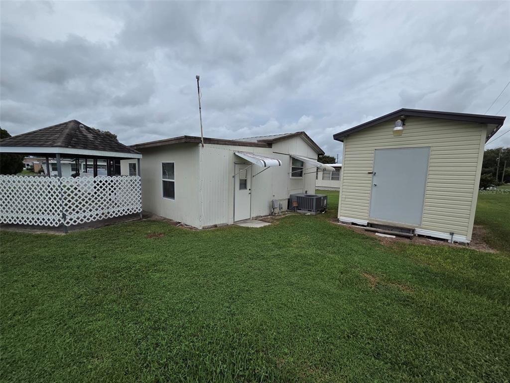 Backyard, Exterior
