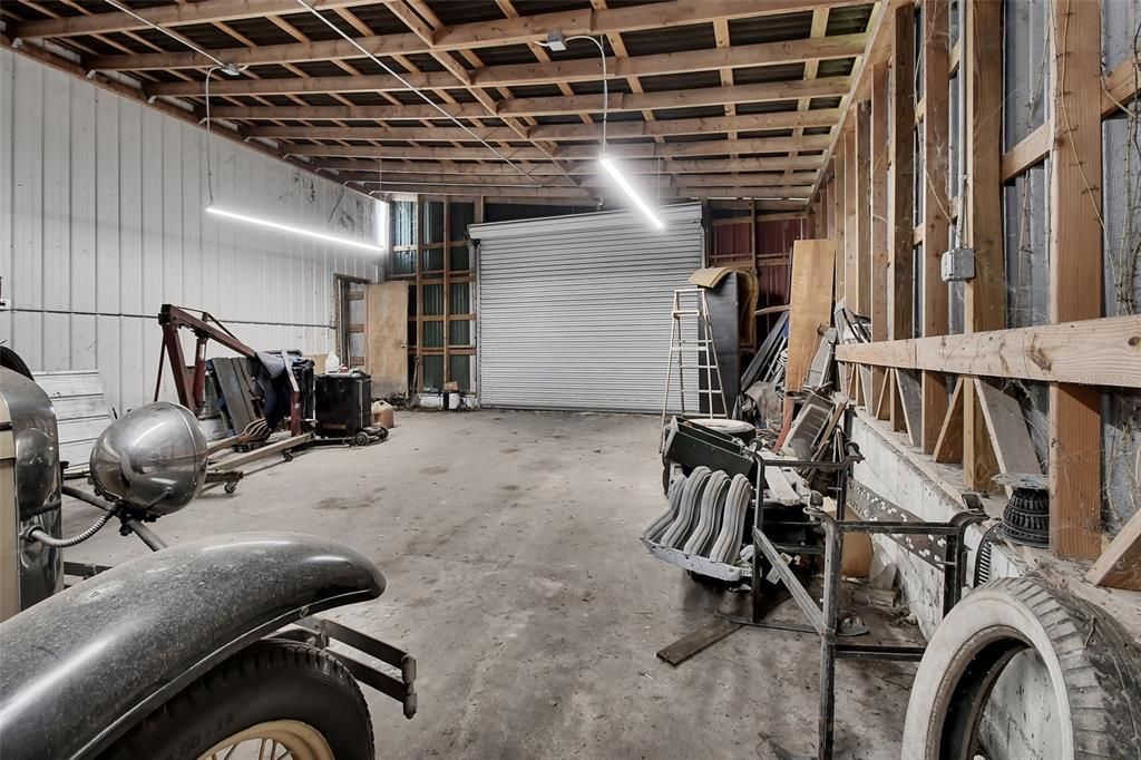 Fitness Equipment, Interior, Wooden Beams