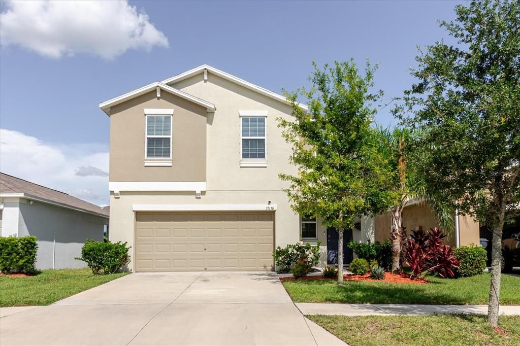 Attached, Exterior, Facade, American Craftsman